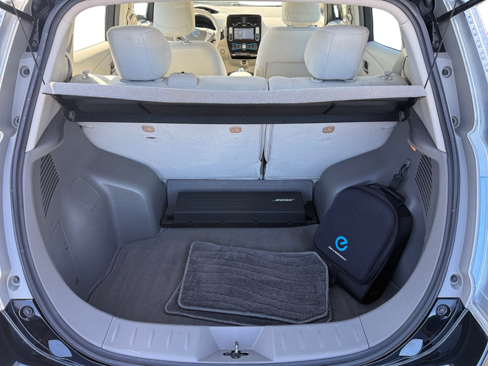 Used 2013 Super Black Nissan SV image 17