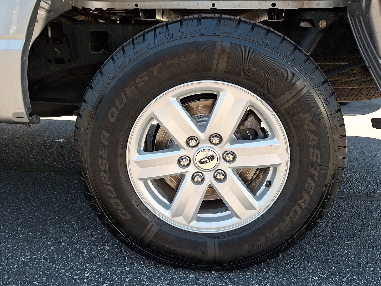 Used 2023 Iconic Silver Metallic Ford XLT image 8