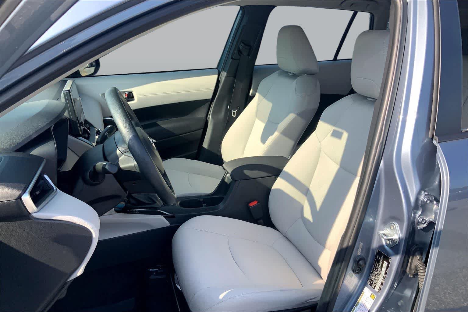 Used 2024 Celestite Toyota L image 8