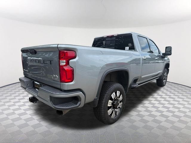 Used 2024 Gray Chevrolet High Country image 5