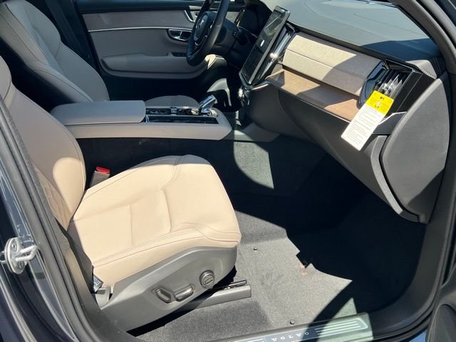 2025 Volvo XC90 Core - Photo 27