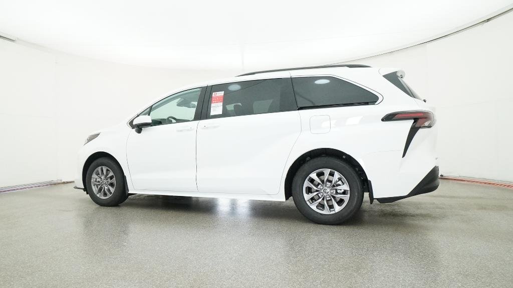 New 2026 Ice Cap Toyota LE image 18
