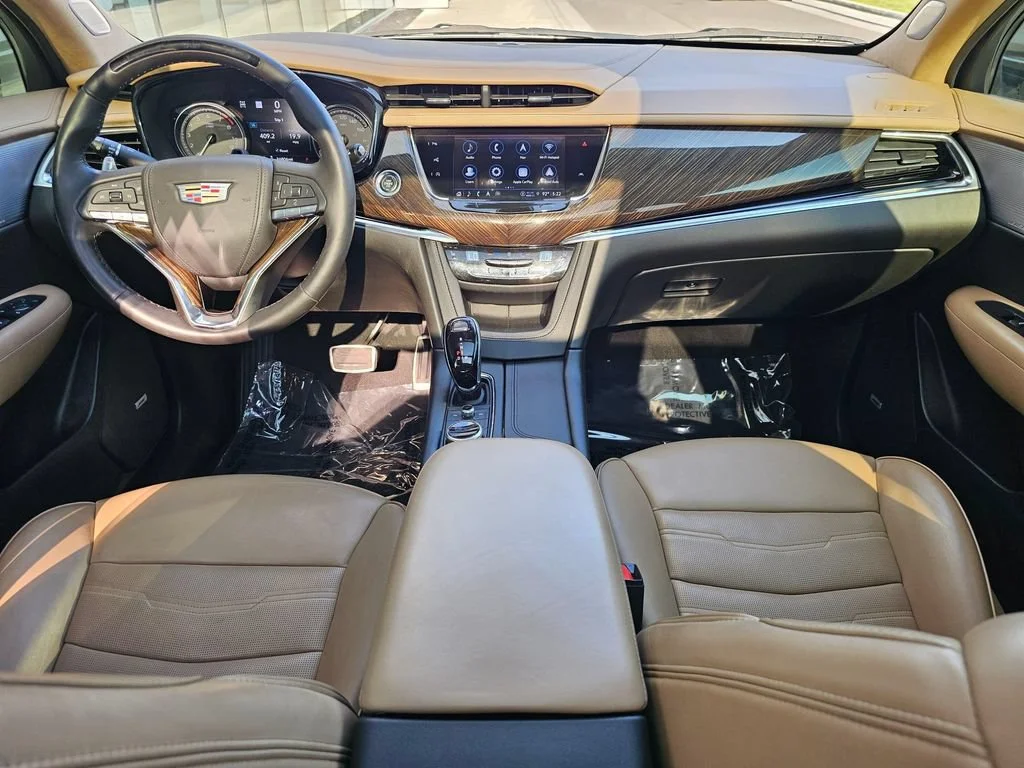 Certified Used 2023 CRYSTAL WHITE TRICOAT Cadillac AWD Sport image 20