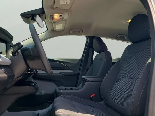 New 2027 Summit White Chevrolet LT image 20