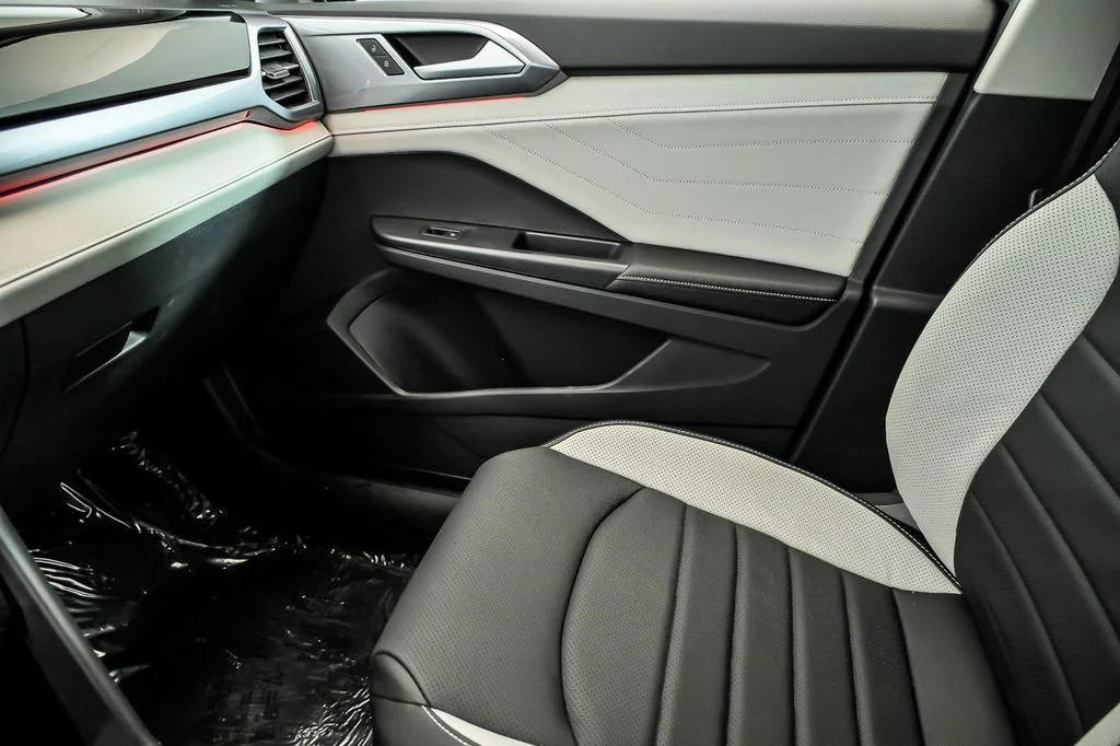 New 2026 Black Volkswagen 1.5T SEL image 17