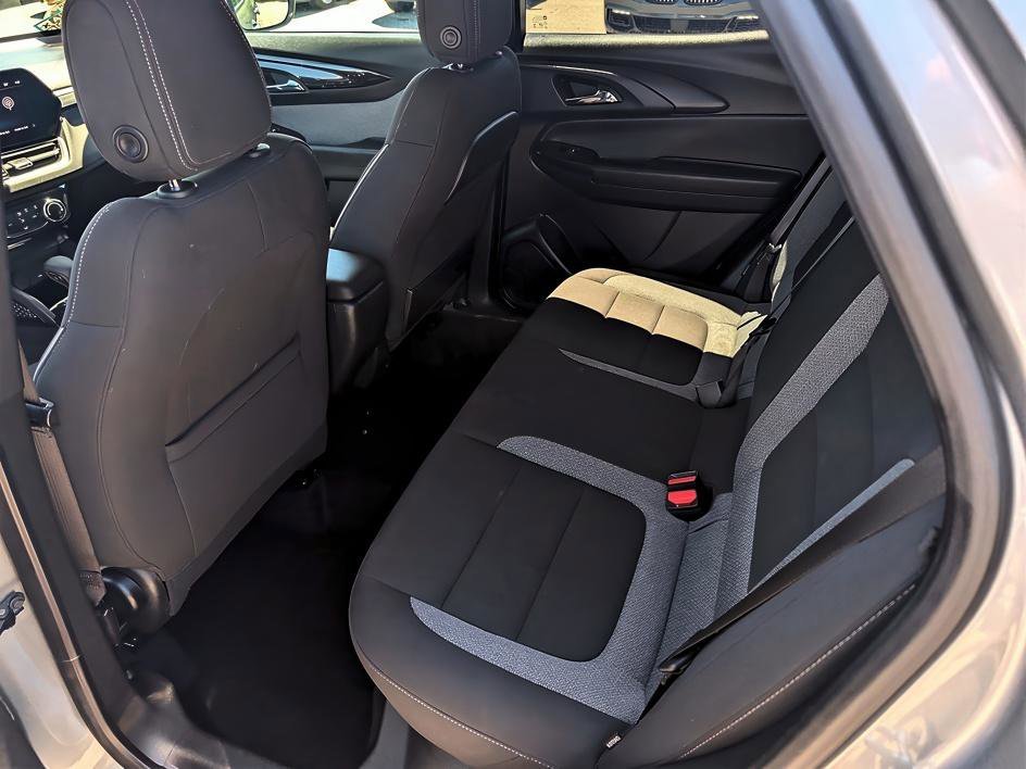 Used 2025 Sterling Gray Metallic Chevrolet LT image 9