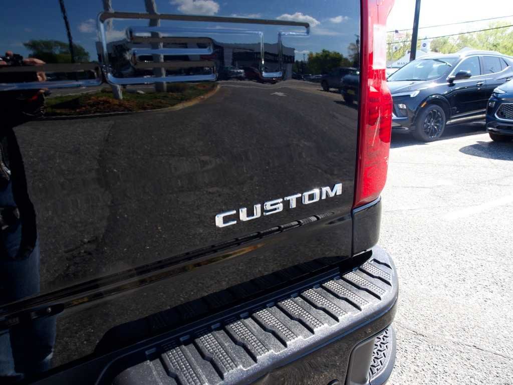2025 Chevrolet Silverado 2500HD Custom - Photo 19