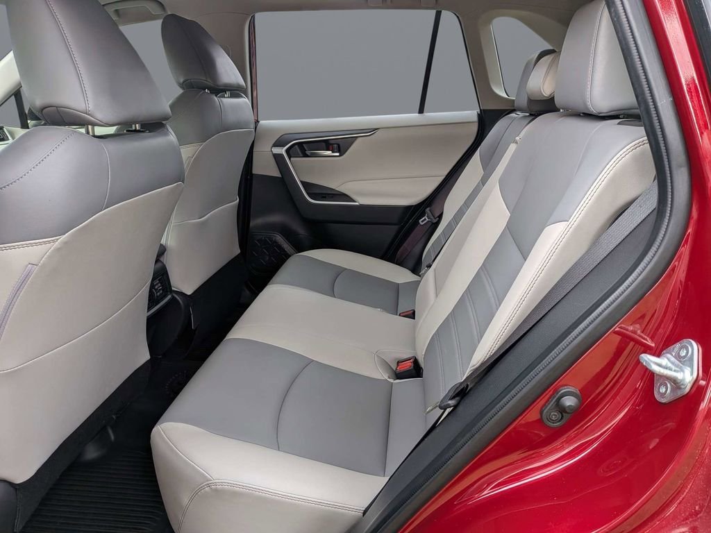 Used 2021 Red Toyota XLE Premium image 15