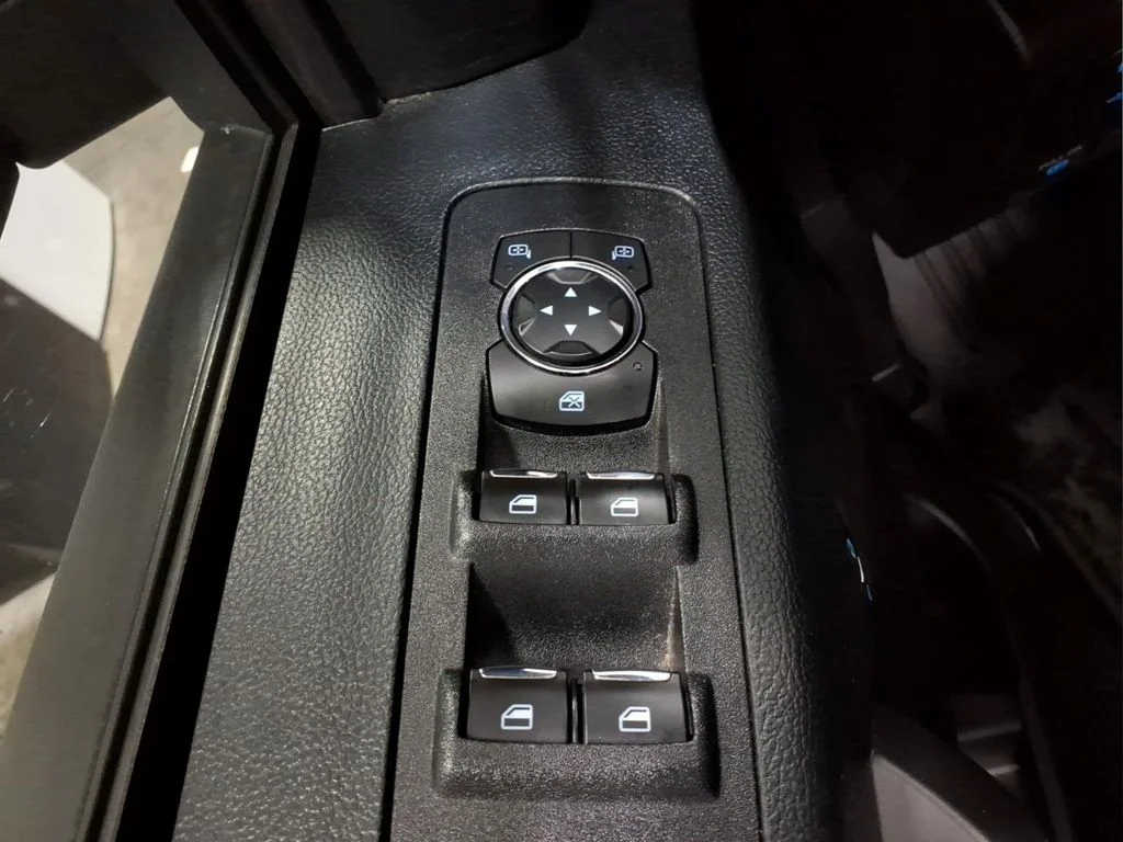 Used 2019 Red Ford XLT image 17