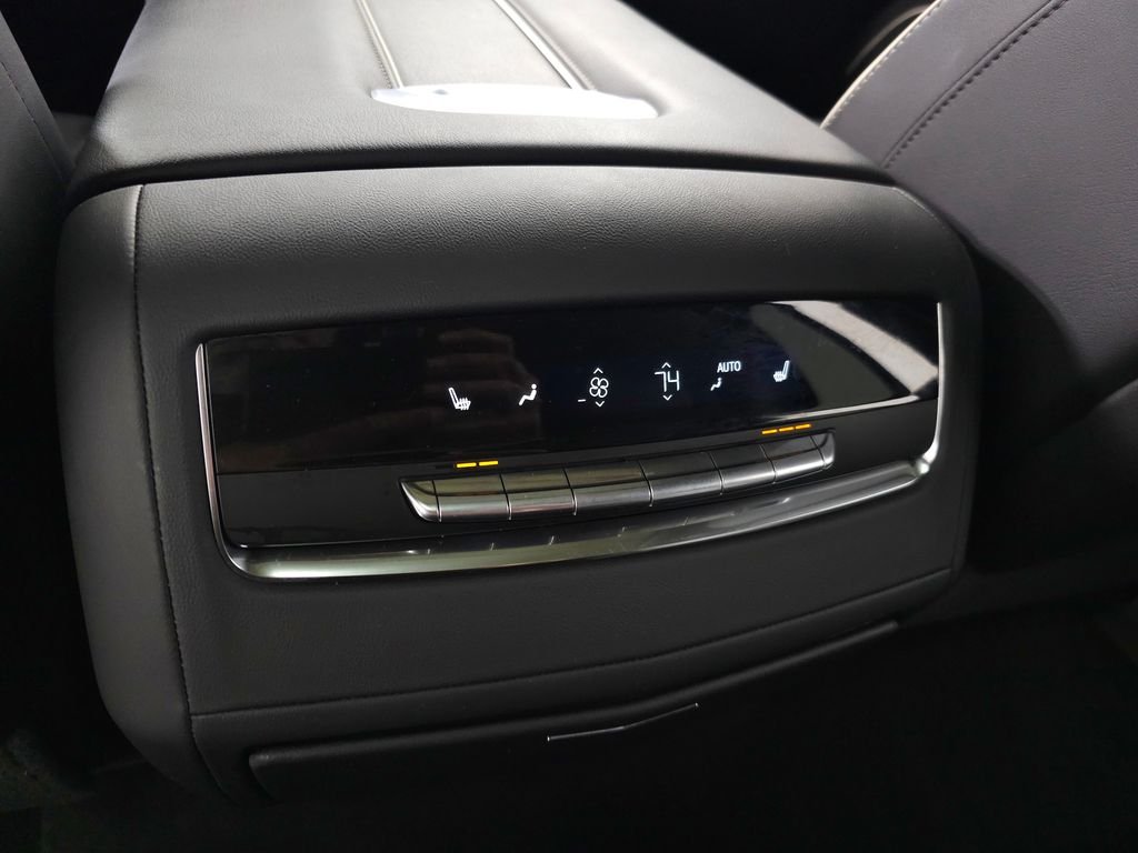 Used 2022 White Cadillac Sport image 38