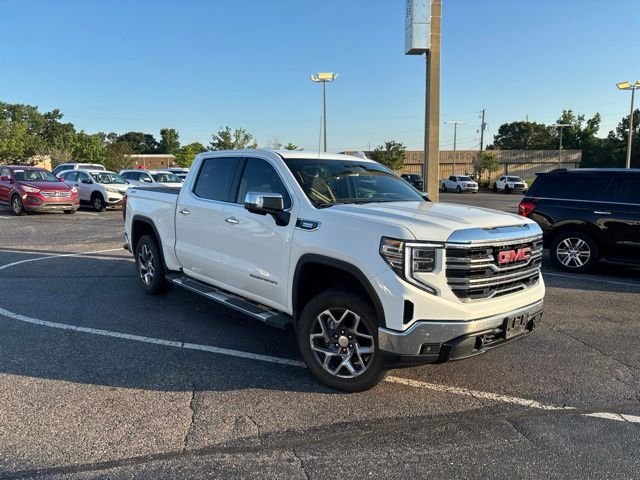 Used 2023 Summit White GMC SLT image 1