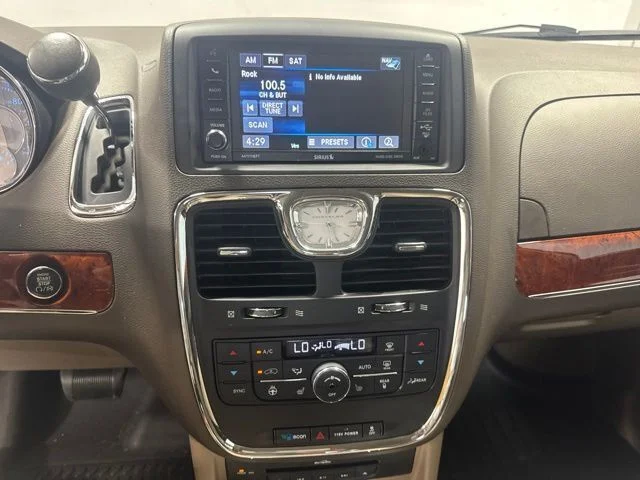 Used 2015 Beige Chrysler Limited image 14