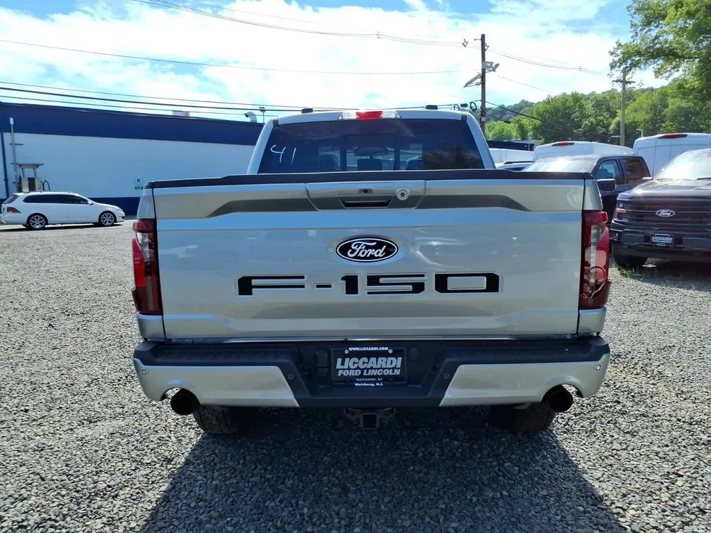 New 2026 Iconic Silver Metallic Ford XLT image 5