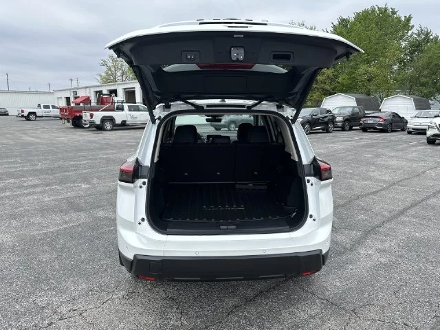 New 2026 Everest White Pearl TriCoat Nissan Rock Creek® image 28