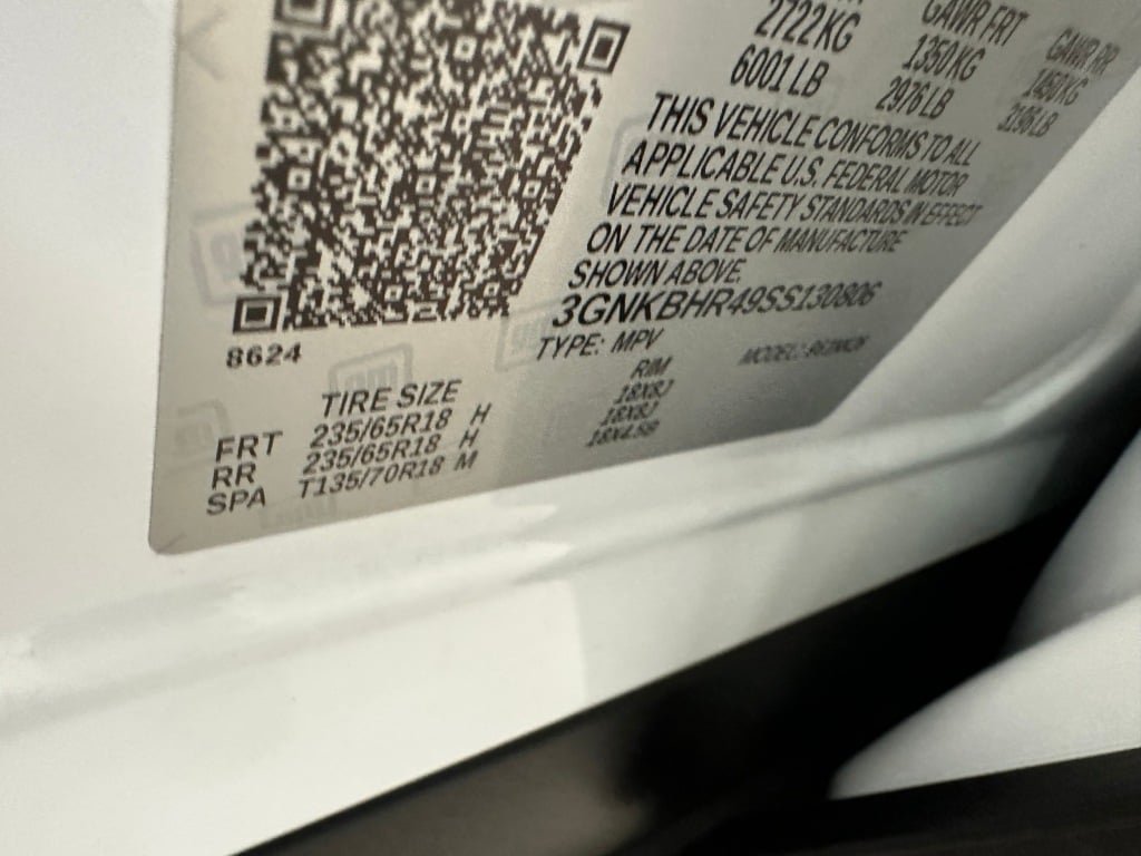 Used 2025 Summit White Chevrolet LT image 40