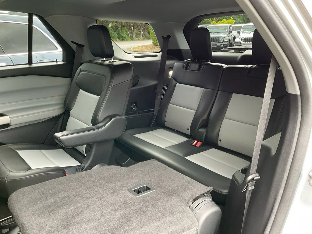 Used 2022 Silver Ford XLT image 28