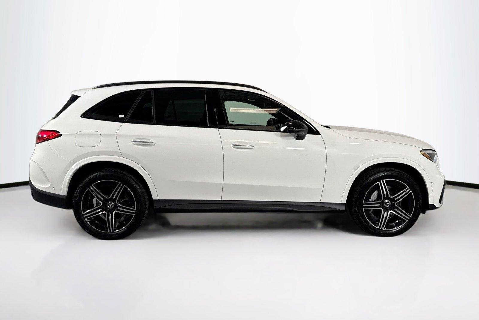 New 2026 Polar White Mercedes-Benz GLC 300 image 4