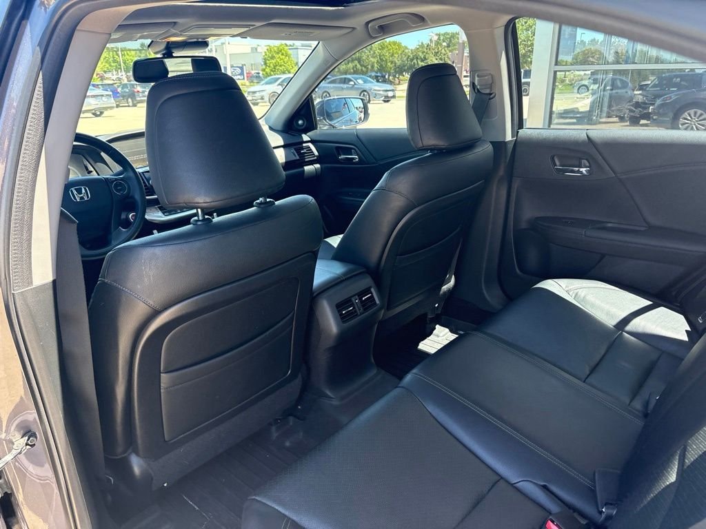 Used 2014 Gray Honda EX-L image 40
