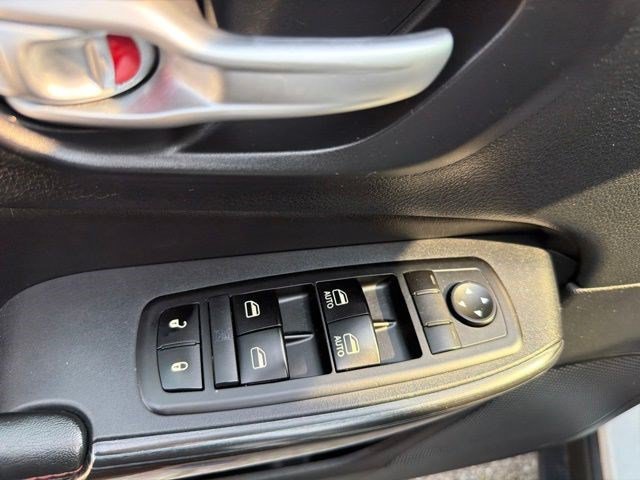 Used 2016 Bright White Clearcoat Jeep Trailhawk image 12