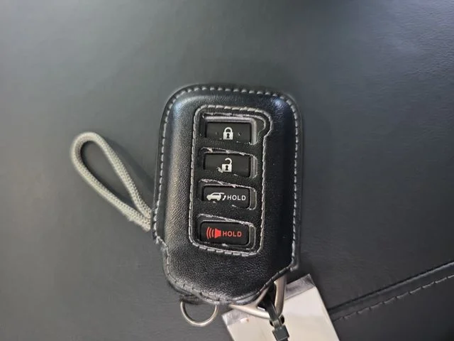 Used 2018 Onyx Black Lexus 570 image 39