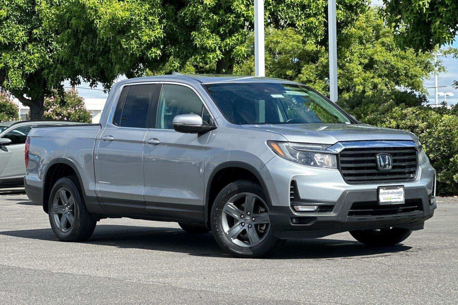 Used 2023 Lunar Silver Metallic Honda RTL image 1