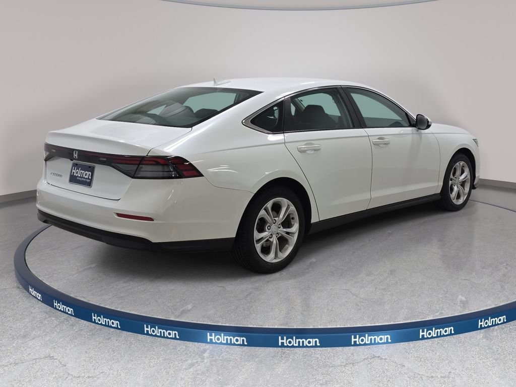 Used 2023 White Honda LX image 6