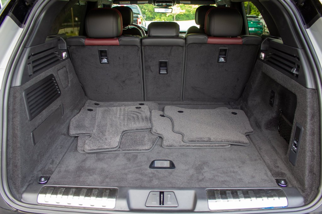 Used 2025 Gray Land Rover Autobiography image 23