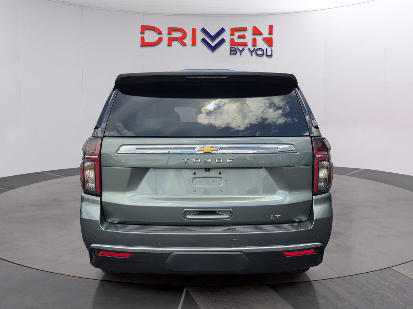 Used 2024 Silver Sage Metallic Chevrolet LT image 4
