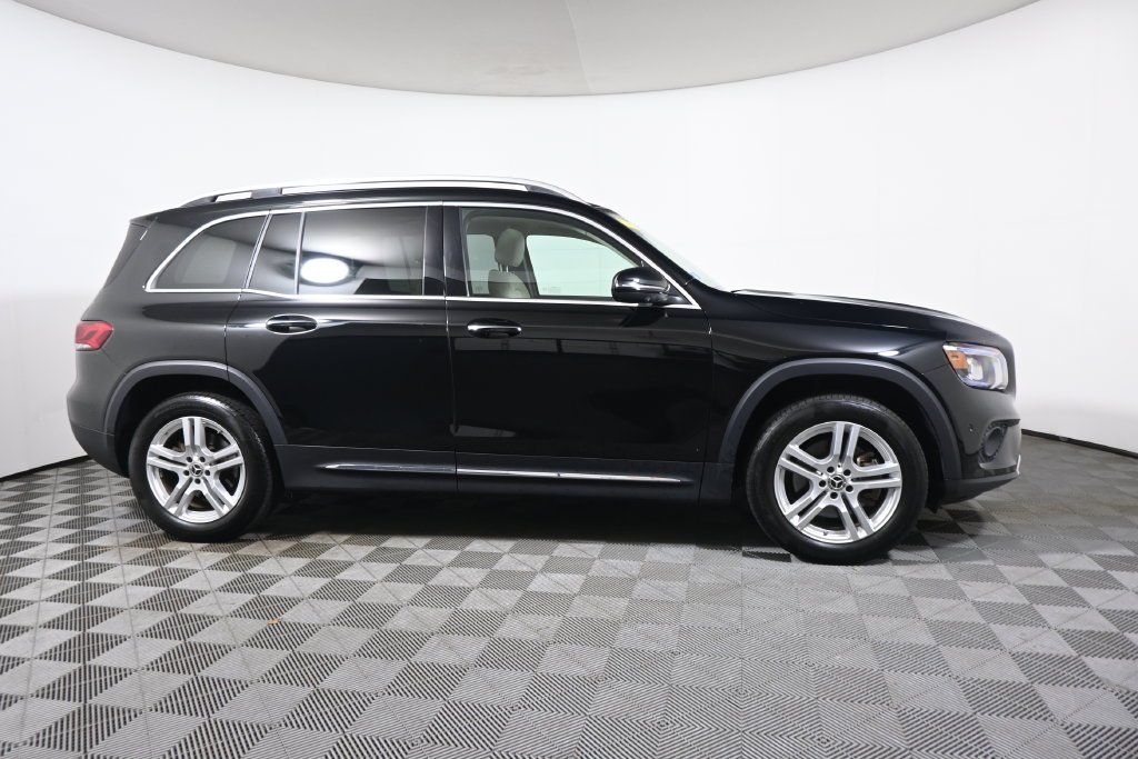 Used 2023  Mercedes-Benz GLB 250 image 8