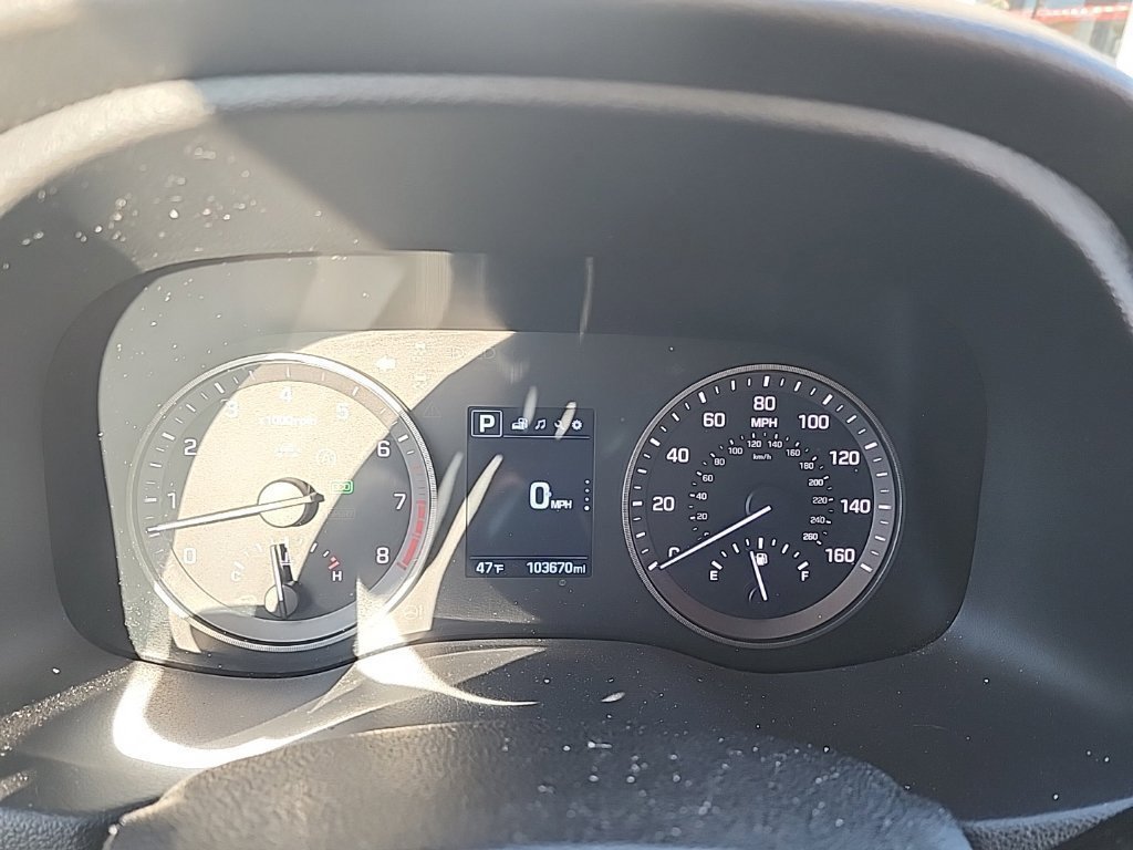 Used 2017 Beige Hyundai SE image 6