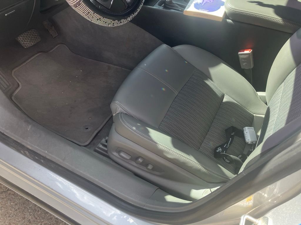 Used 2018 Silver Chevrolet LT image 10