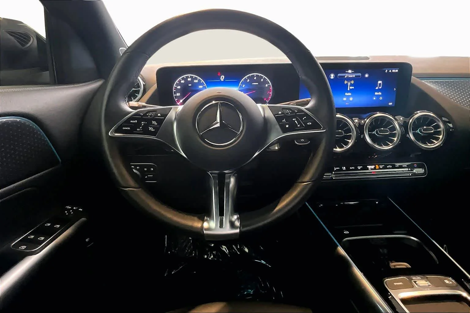 Used 2025 Night Black Mercedes-Benz GLA 250 image 15
