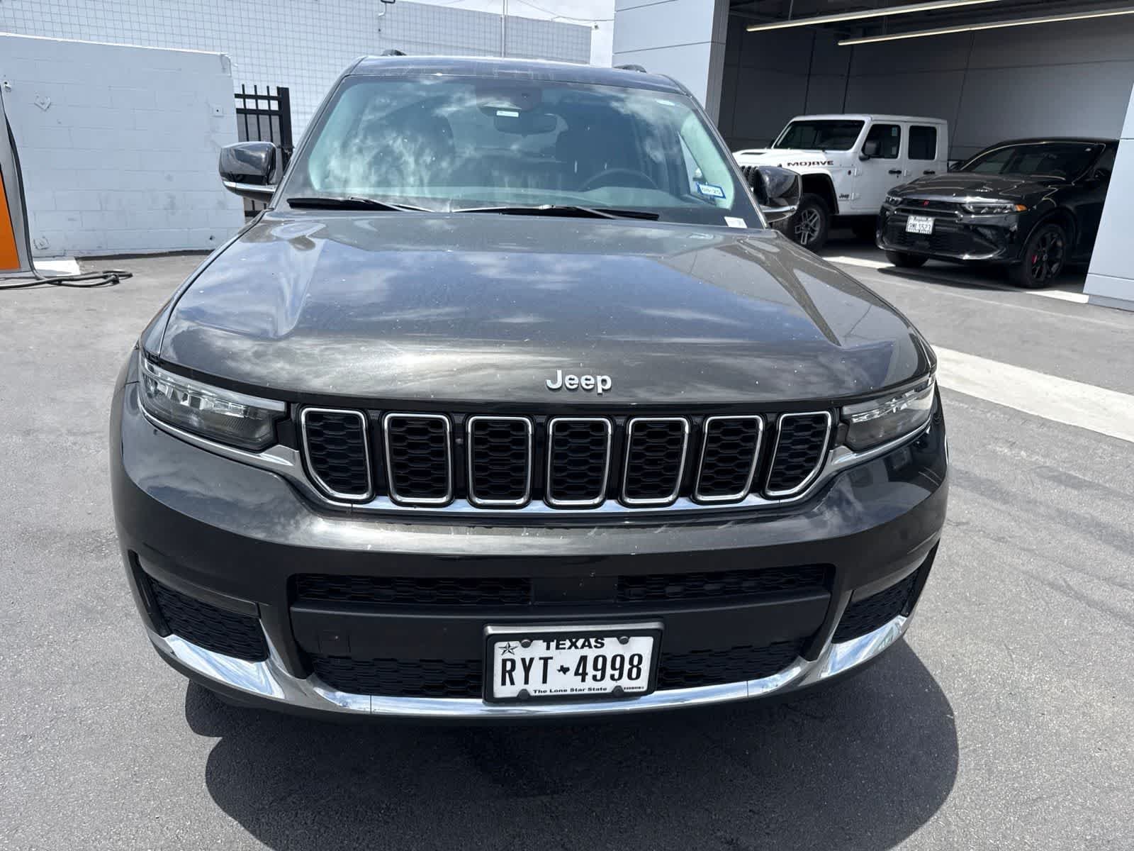 Used 2022 Rocky Mountain Pearlcoat Jeep Limited image 5