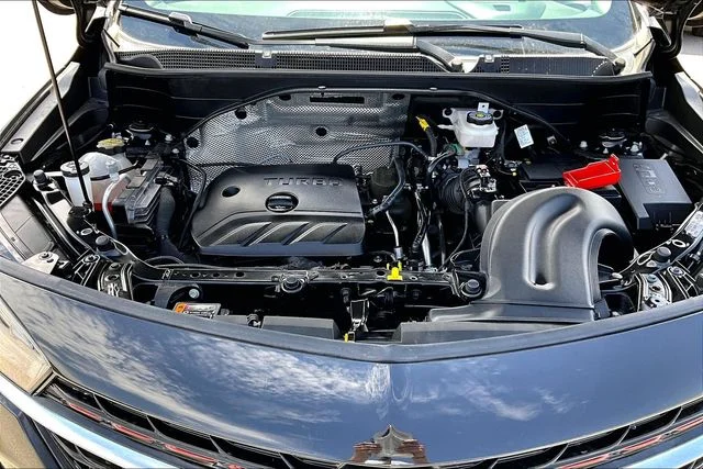 Used 2022 Black Buick Select image 9