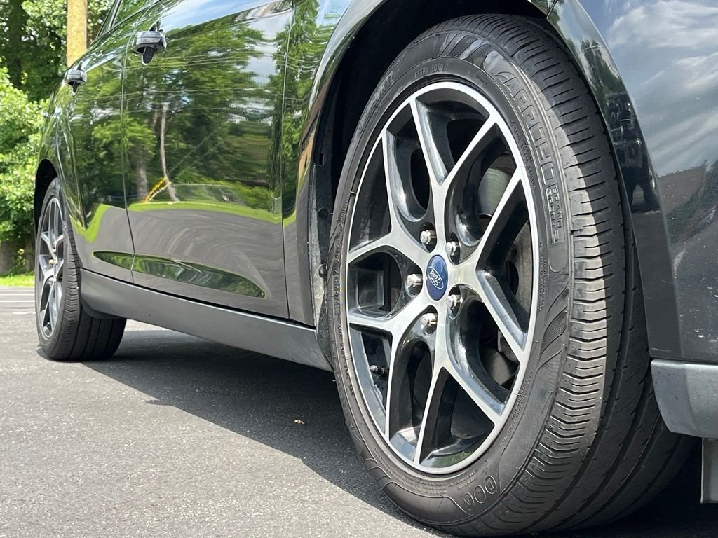 Used 2017 Black Ford SEL image 9