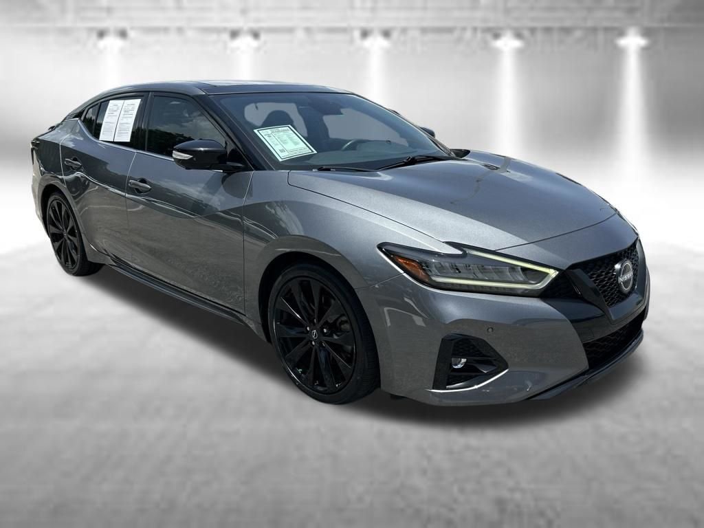 Used 2023 Gray Nissan SR image 3