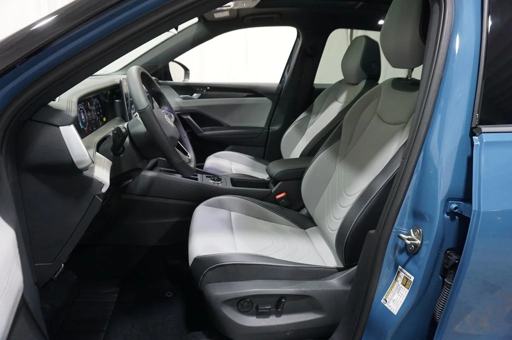 New 2026  Volkswagen 2.0T SE R-Line Black image 10