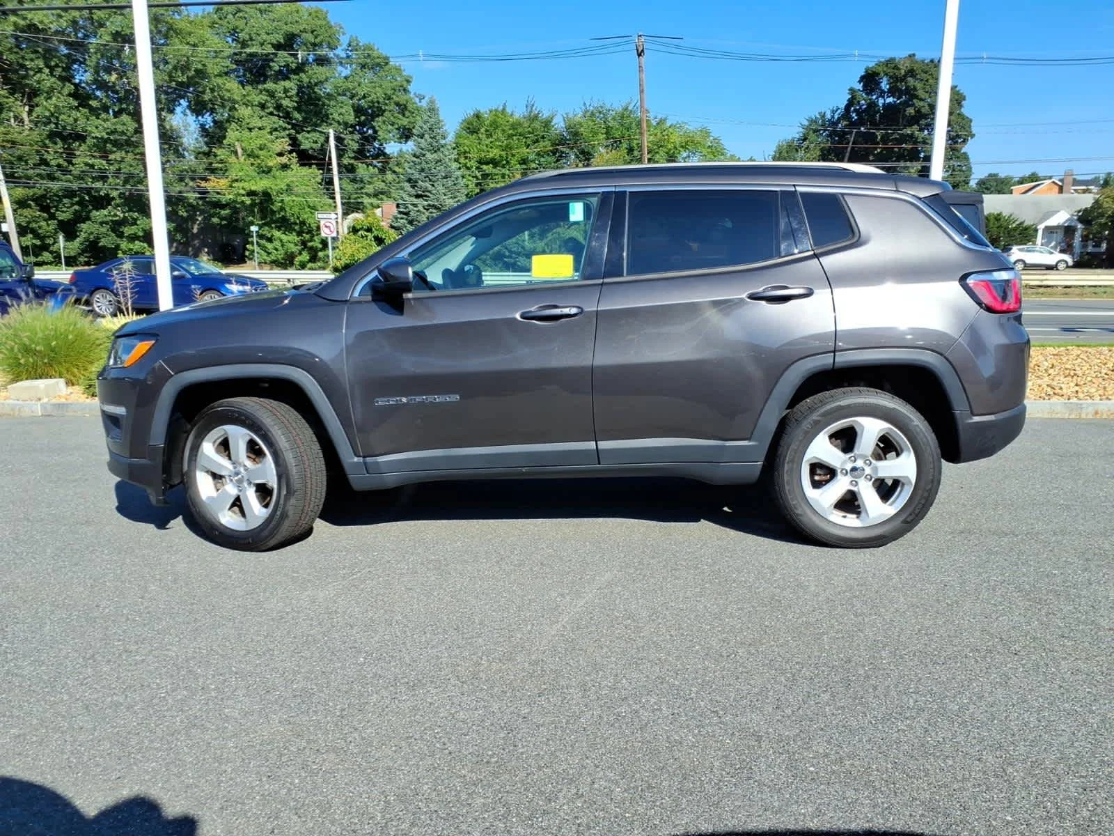 Certified Used 2018 Granite Crystal Met. Clear Coat Jeep Latitude image 12
