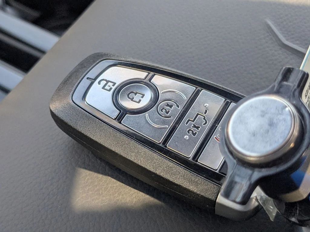 New 2026 Agate Black Metallic Ford XLT image 29