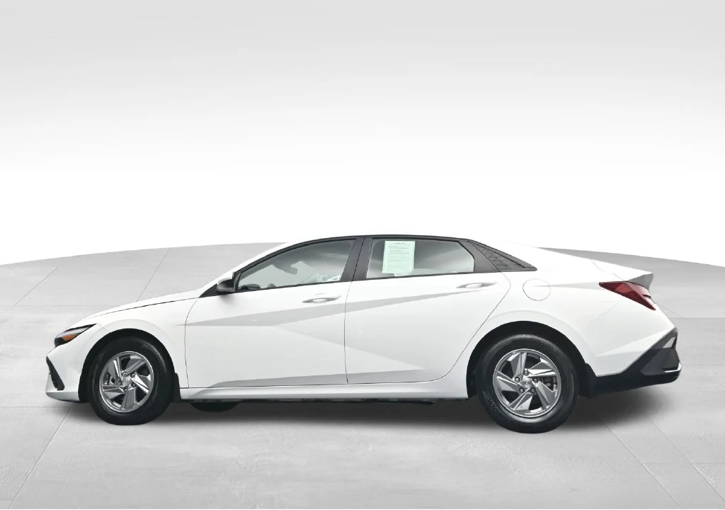 Used 2024 White Hyundai SE image 42