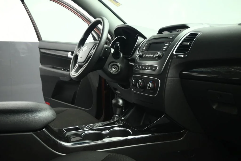 Used 2015 Red Kia LX image 54