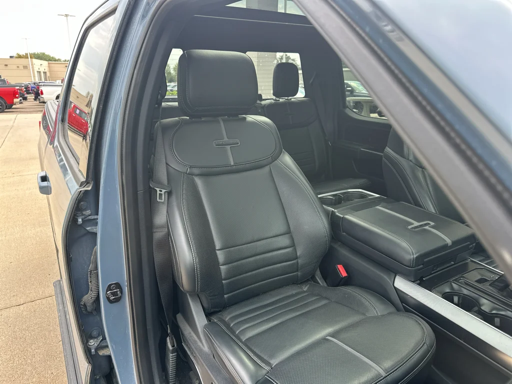 Used 2023 BLUE Ford Platinum image 36
