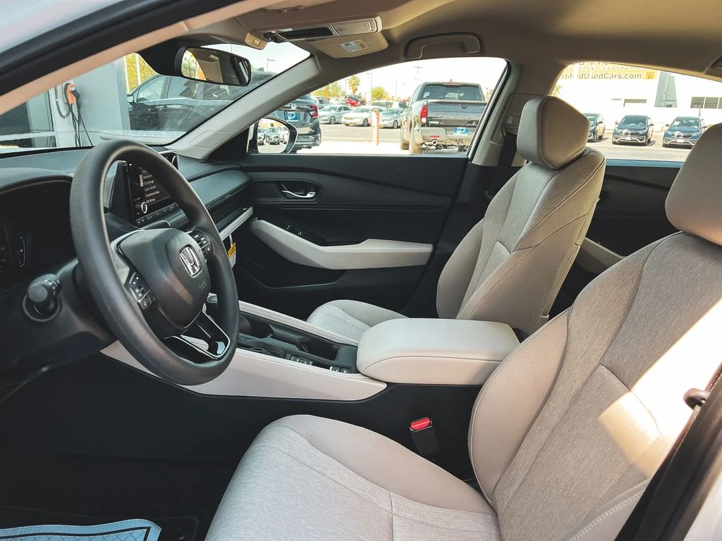 New 2026 Platinum White Pearl Honda LX image 22