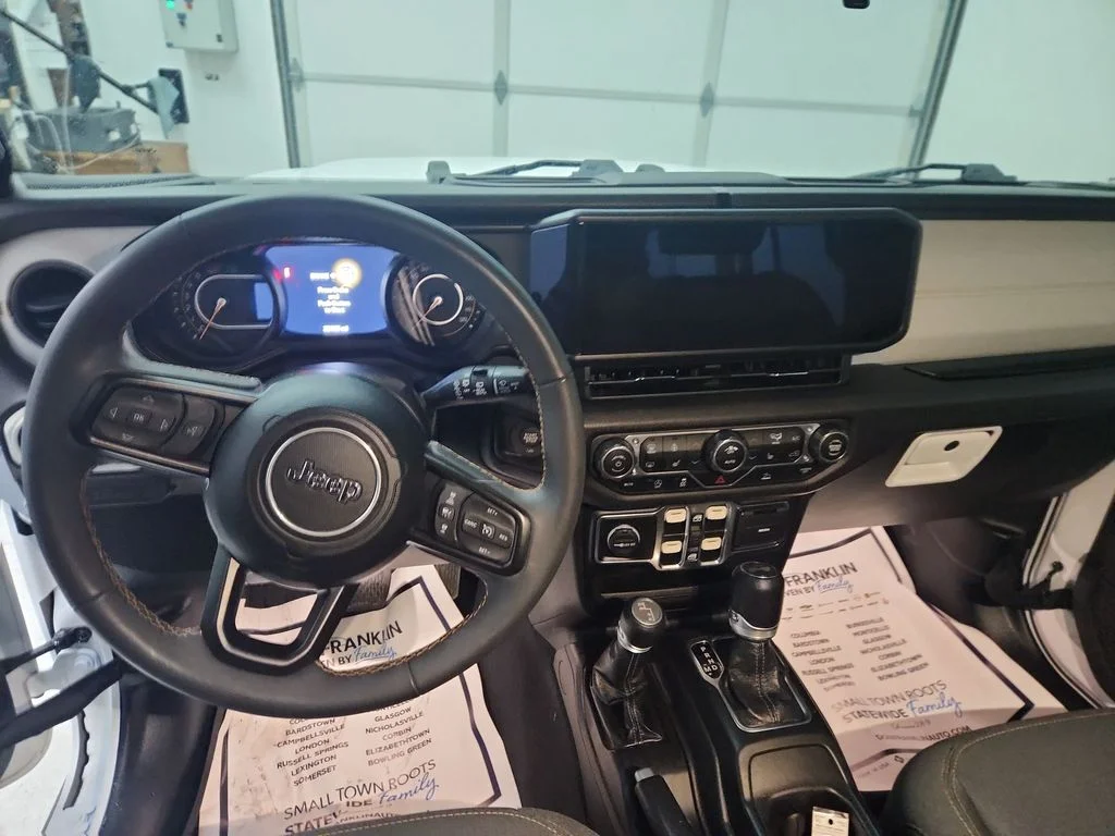 Used 2024 White Jeep Sport S image 10