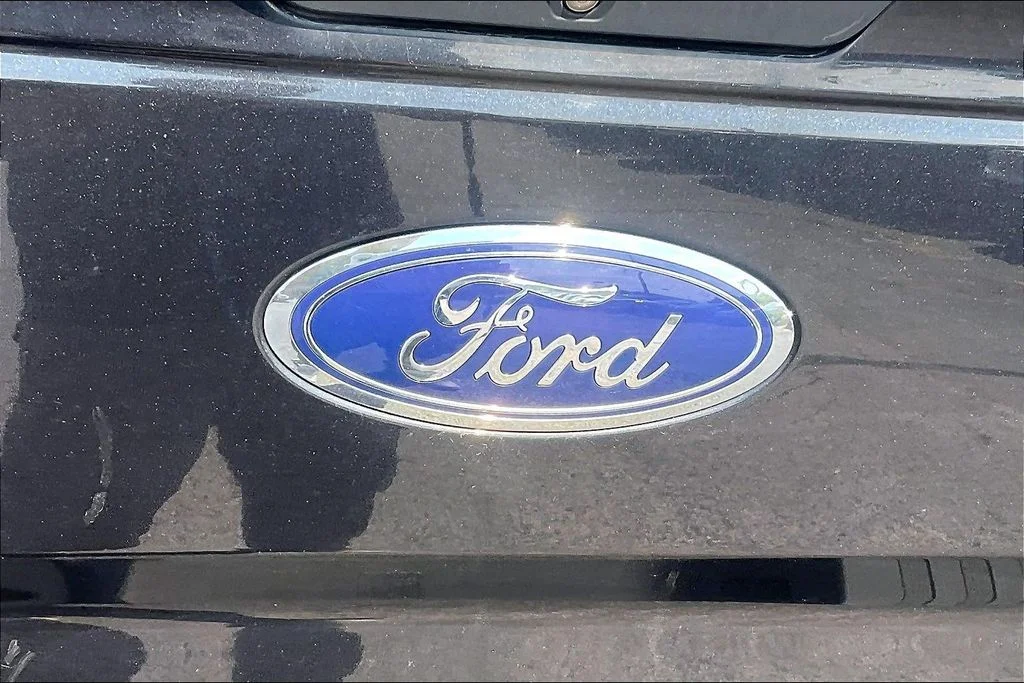 Used 2015 Black Ford XL image 31