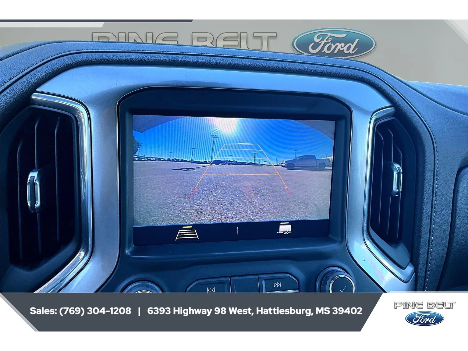 Used 2021 Summit White Chevrolet LT image 16