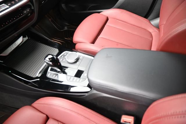 Used 2024 Black BMW xDrive30i image 9