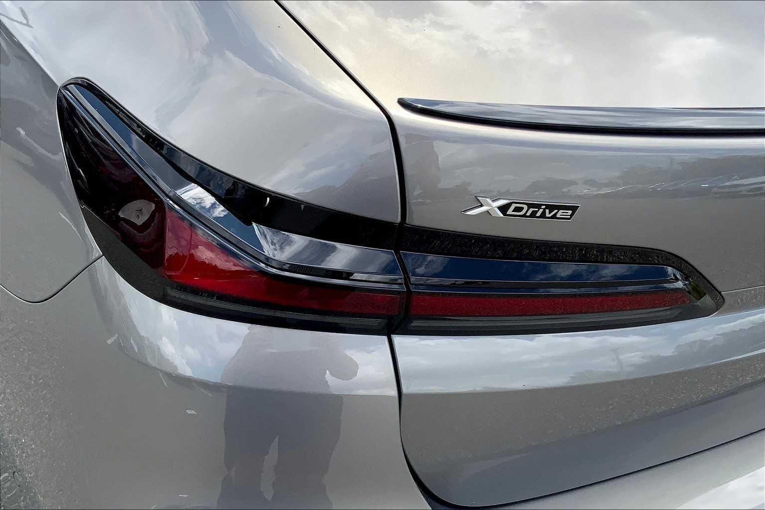 2025 BMW 7 Series 760i - Photo 14