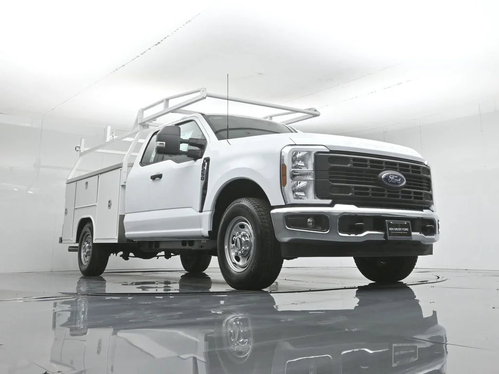 New 2026 Oxford White Ford XL image 51