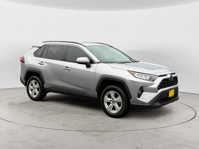 Used 2021 Silver Sky Metallic Toyota XLE image 3